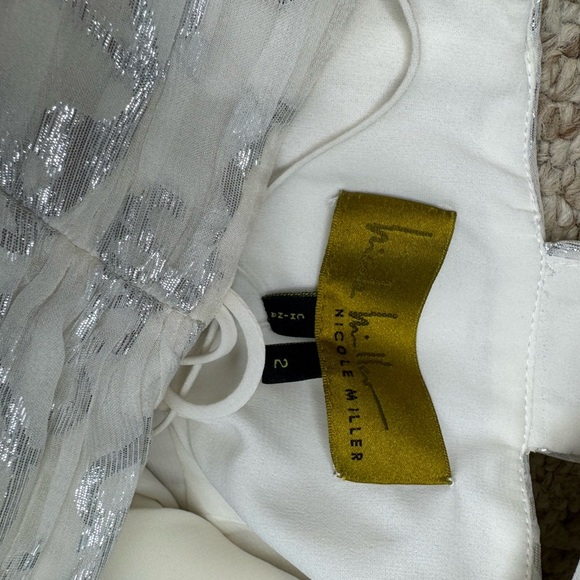 Nicole Miller Silk One Shoulder Dress Maxi 10 Long Foil Silver White Gown Size 2 - Picture 9 of 16